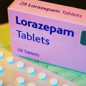 KÖP lorazepam sömn till salu